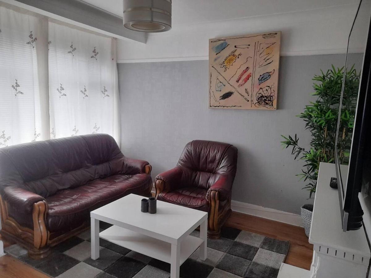 Вілла Bright 4-Bed House 15 Min To Manchester Centre Екстер'єр фото