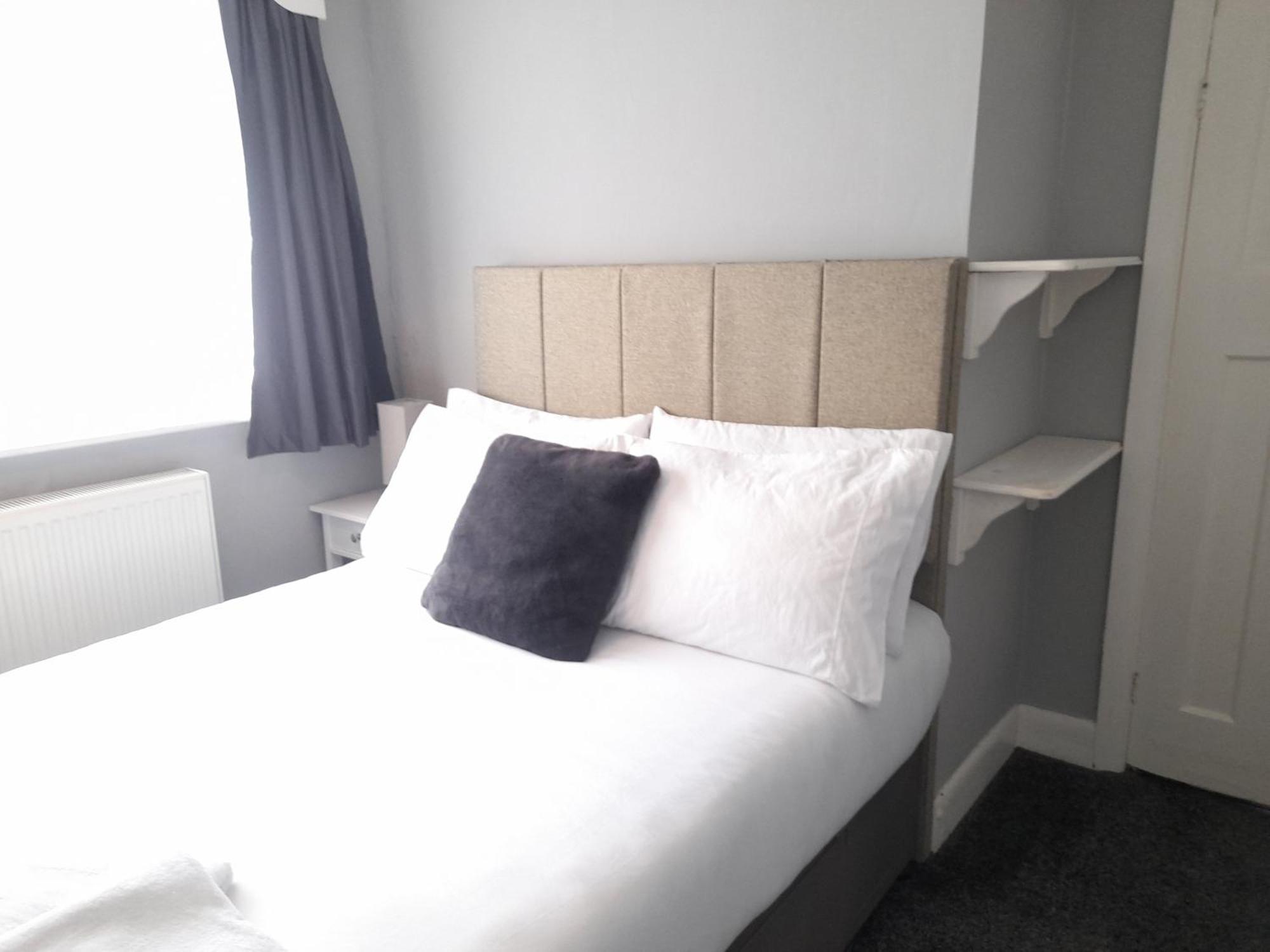 Вілла Bright 4-Bed House 15 Min To Manchester Centre Екстер'єр фото