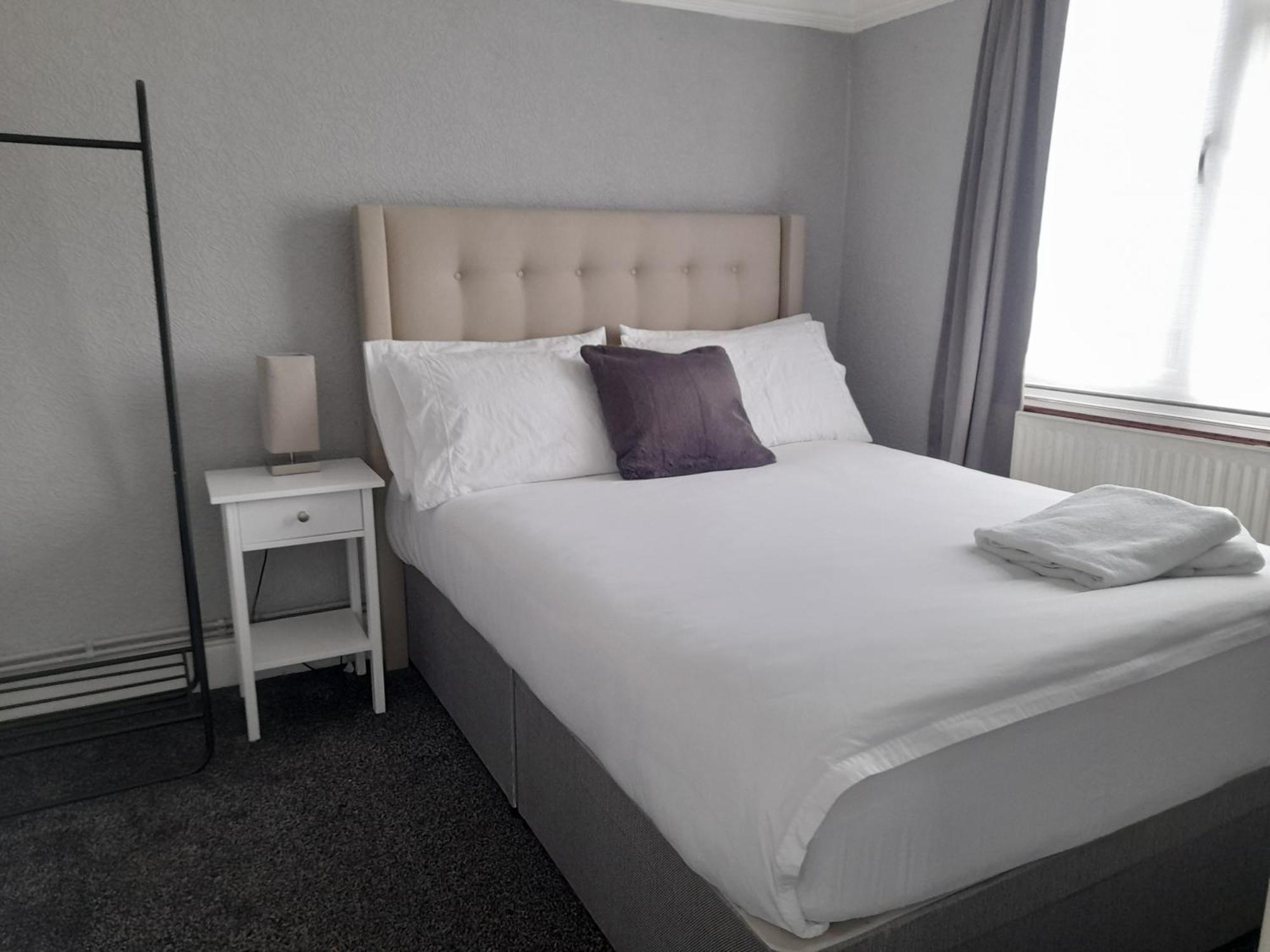 Вілла Bright 4-Bed House 15 Min To Manchester Centre Екстер'єр фото