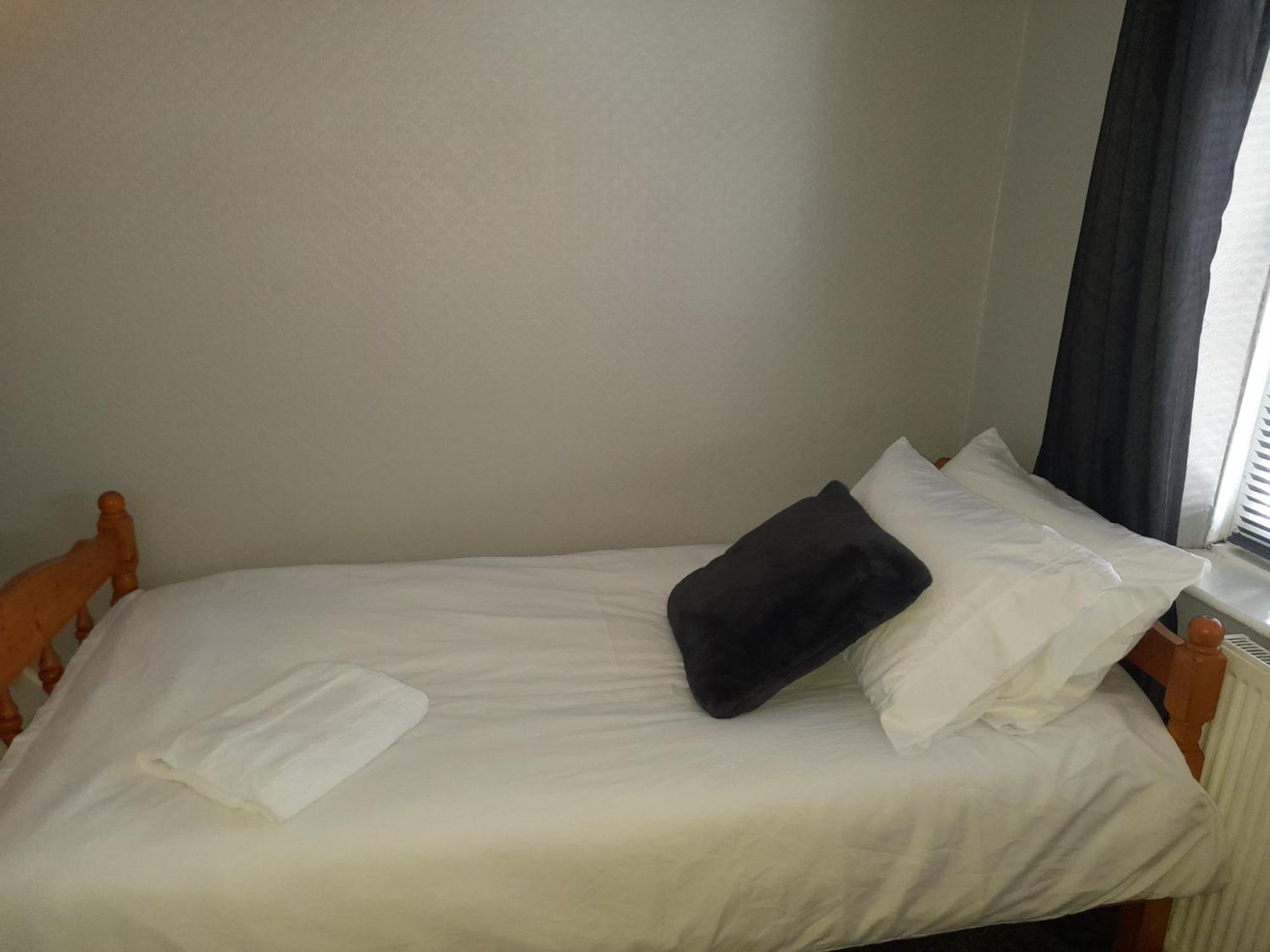 Вілла Bright 4-Bed House 15 Min To Manchester Centre Екстер'єр фото